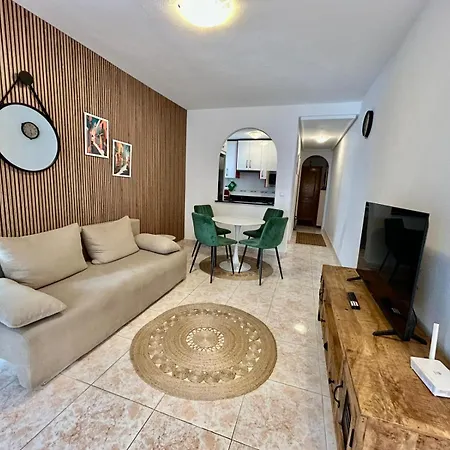 Hola Apartment *