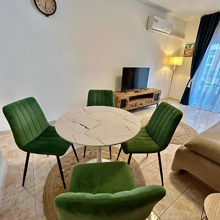 Hola Apartment
